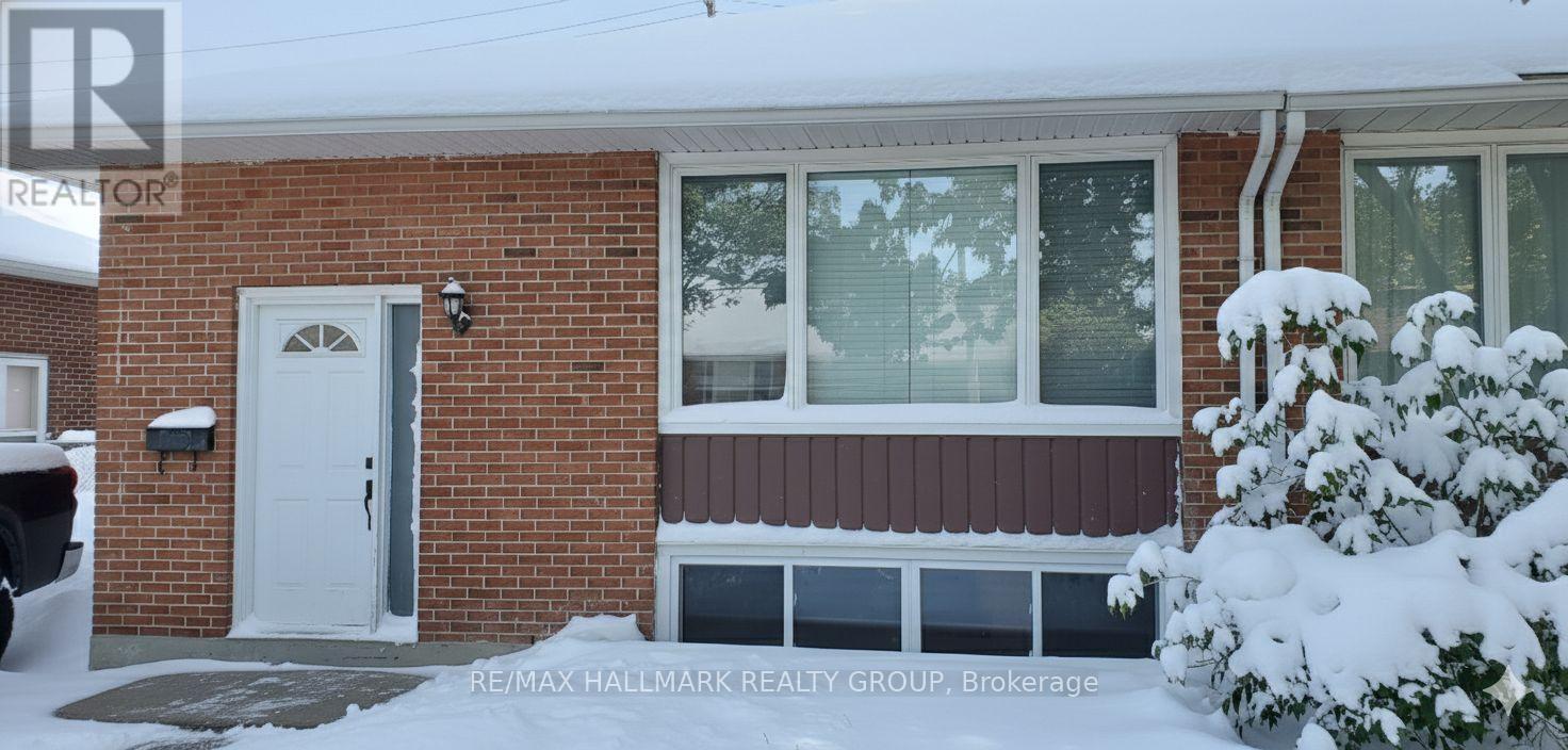 1329 Bloomsbury Crescent, Ottawa, ON - Outdoor