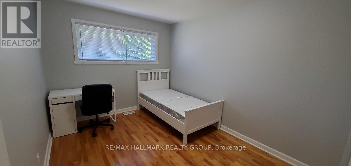 1329 Bloomsbury Crescent, Ottawa, ON - Indoor