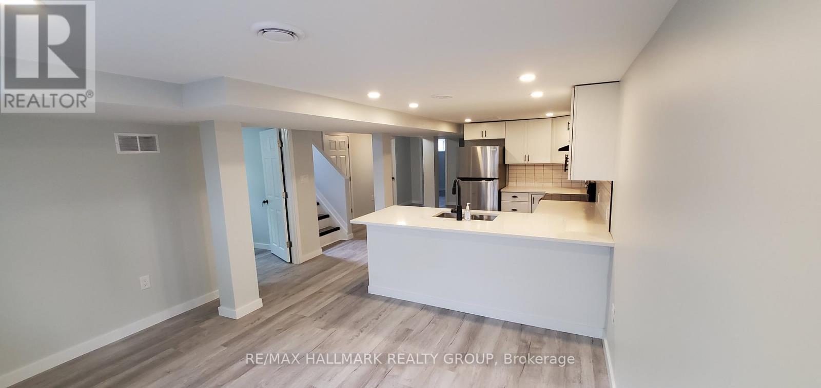 1329 Bloomsbury Crescent, Ottawa, ON - Indoor Photo Showing Kitchen
