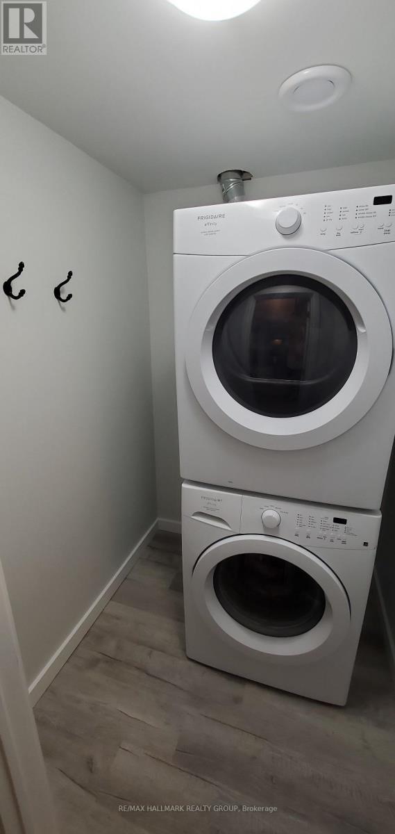 1329 Bloomsbury Crescent, Ottawa, ON - Indoor Photo Showing Laundry Room