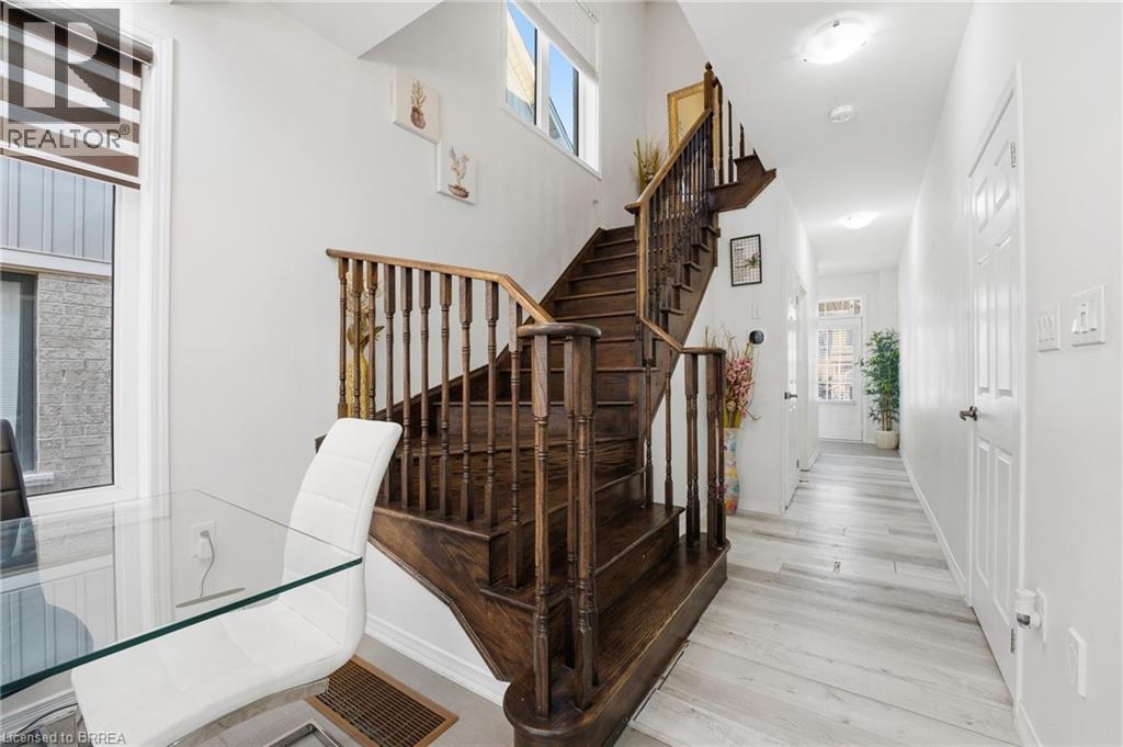 29 Arnold Marshall Boulevard, Caledonia, ON - Indoor Photo Showing Other Room