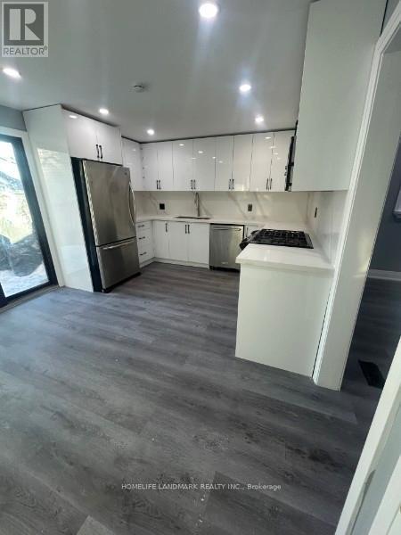 214 Burlington Street E, Hamilton, ON - Indoor