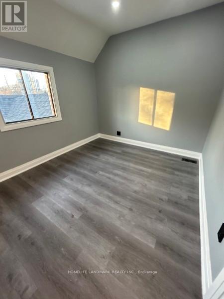 214 Burlington Street E, Hamilton, ON - Indoor Photo Showing Other Room