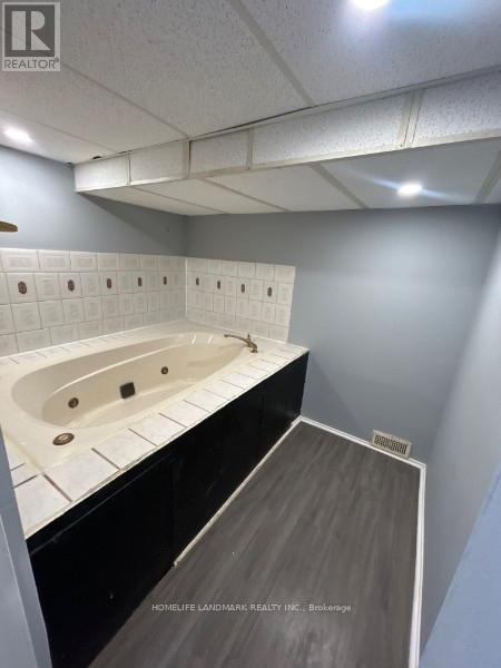 214 Burlington Street E, Hamilton, ON - Indoor