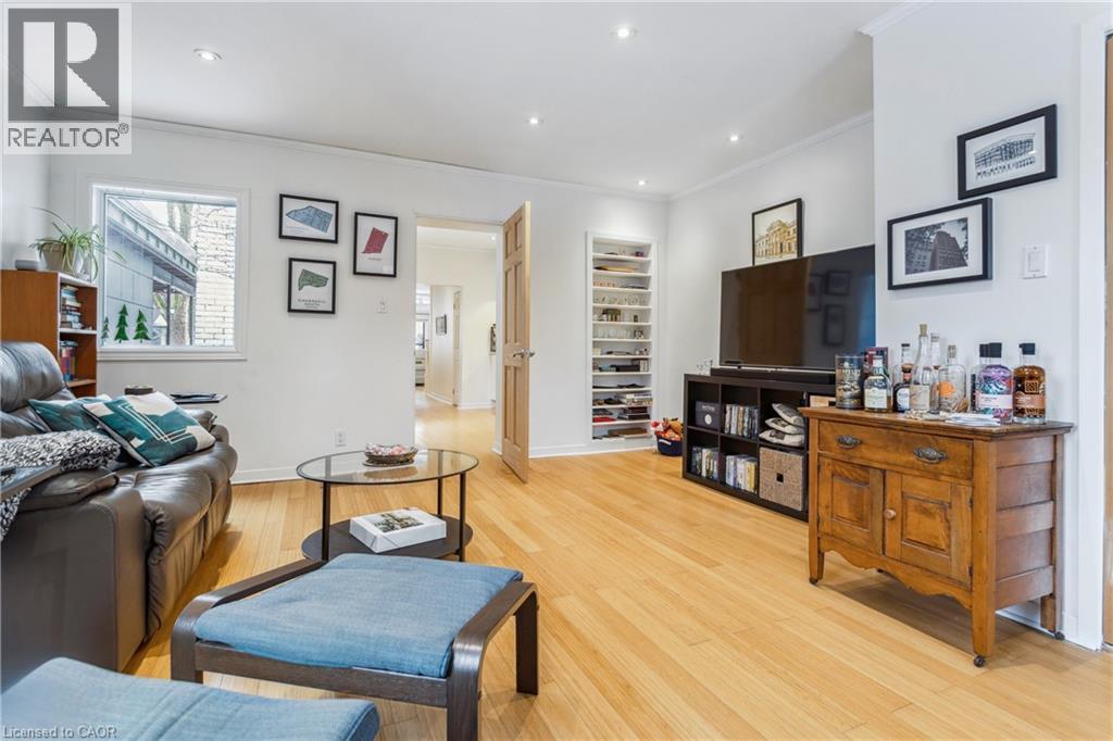 296 Charlton Avenue W, Hamilton, ON - Indoor