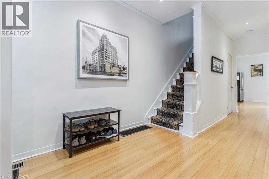 296 Charlton Avenue W, Hamilton, ON - Indoor Photo Showing Other Room