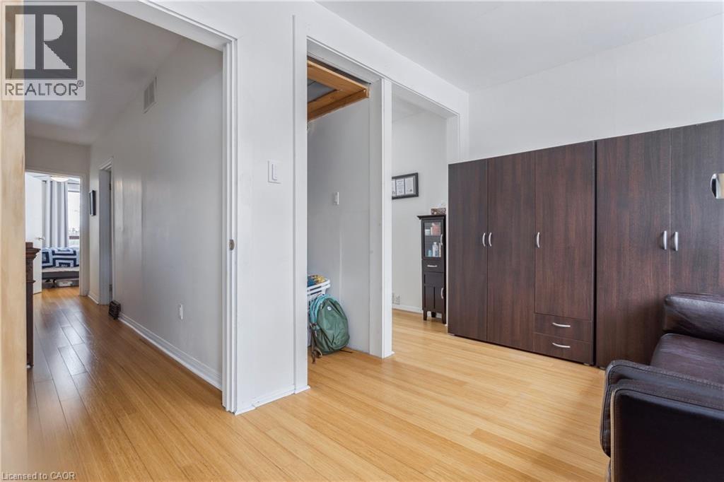 296 Charlton Avenue W, Hamilton, ON - Indoor Photo Showing Other Room