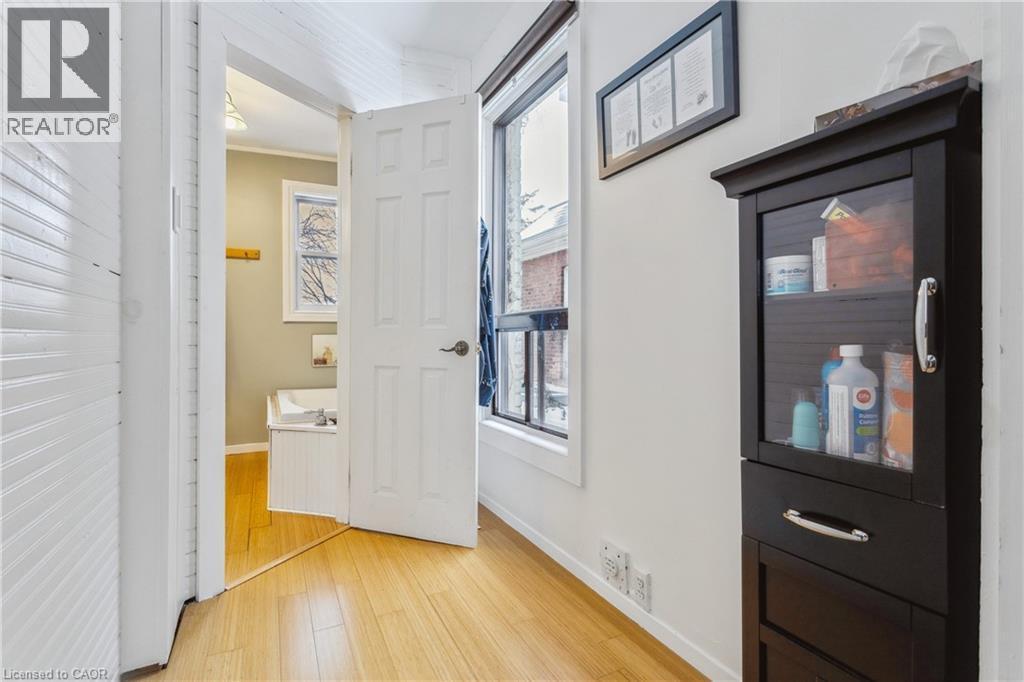 296 Charlton Avenue W, Hamilton, ON - Indoor Photo Showing Other Room