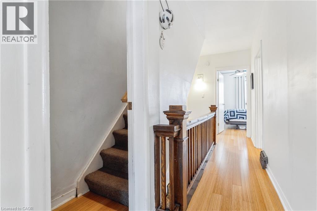 296 Charlton Avenue W, Hamilton, ON - Indoor Photo Showing Other Room