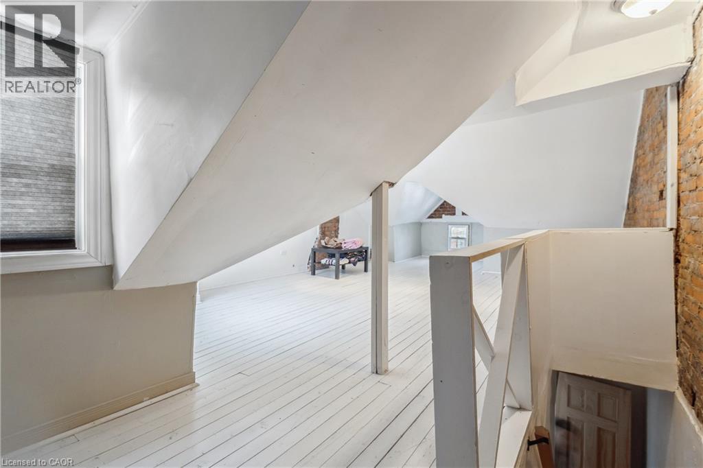 296 Charlton Avenue W, Hamilton, ON - Indoor Photo Showing Other Room