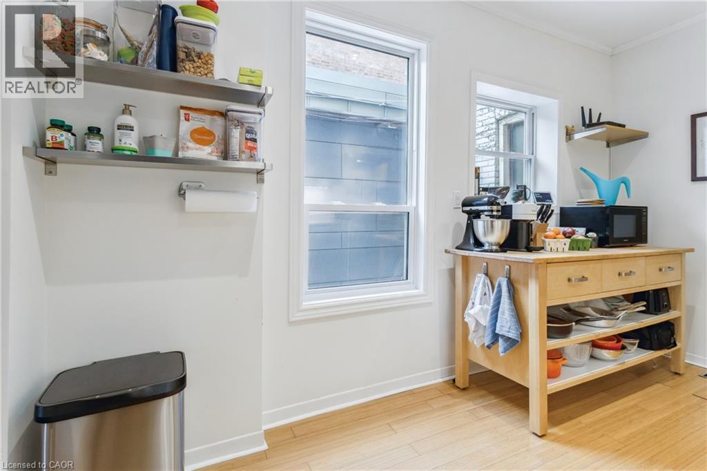 296 Charlton Avenue W, Hamilton, ON - Indoor