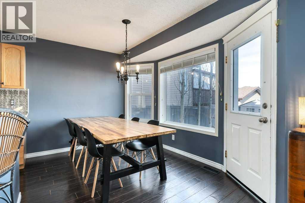 28 Everstone Way Sw, Calgary, AB