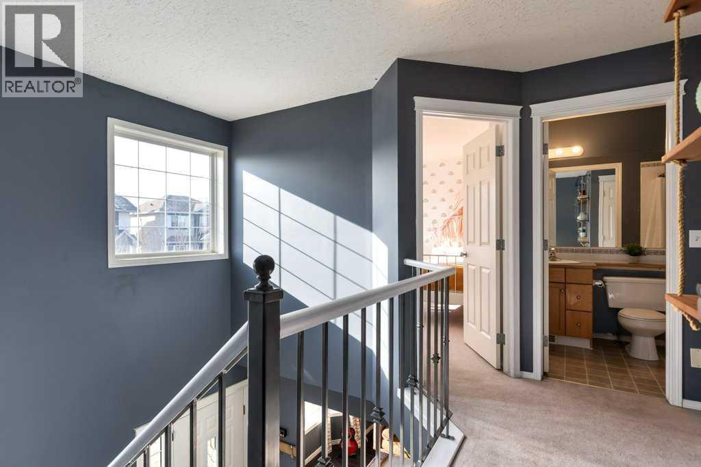 28 Everstone Way Sw, Calgary, AB