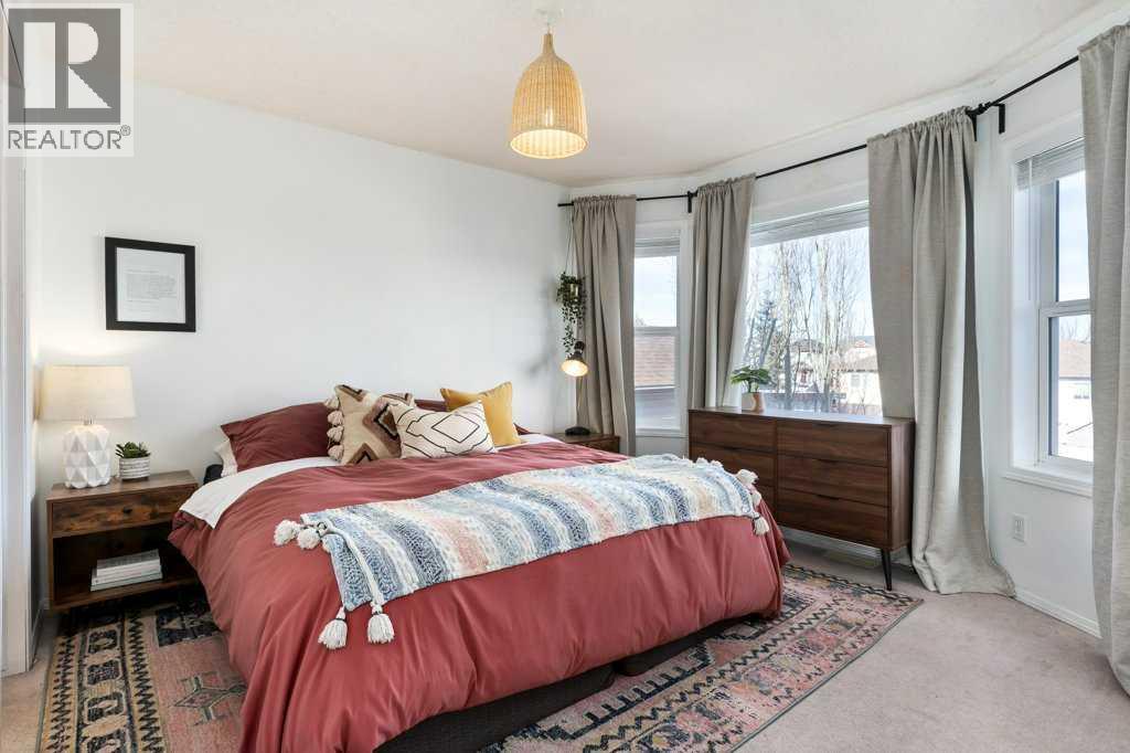 28 Everstone Way Sw, Calgary, AB