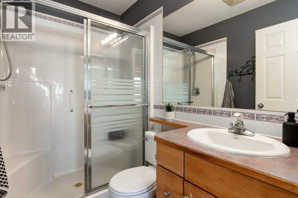 28 Everstone Way Sw, Calgary, AB