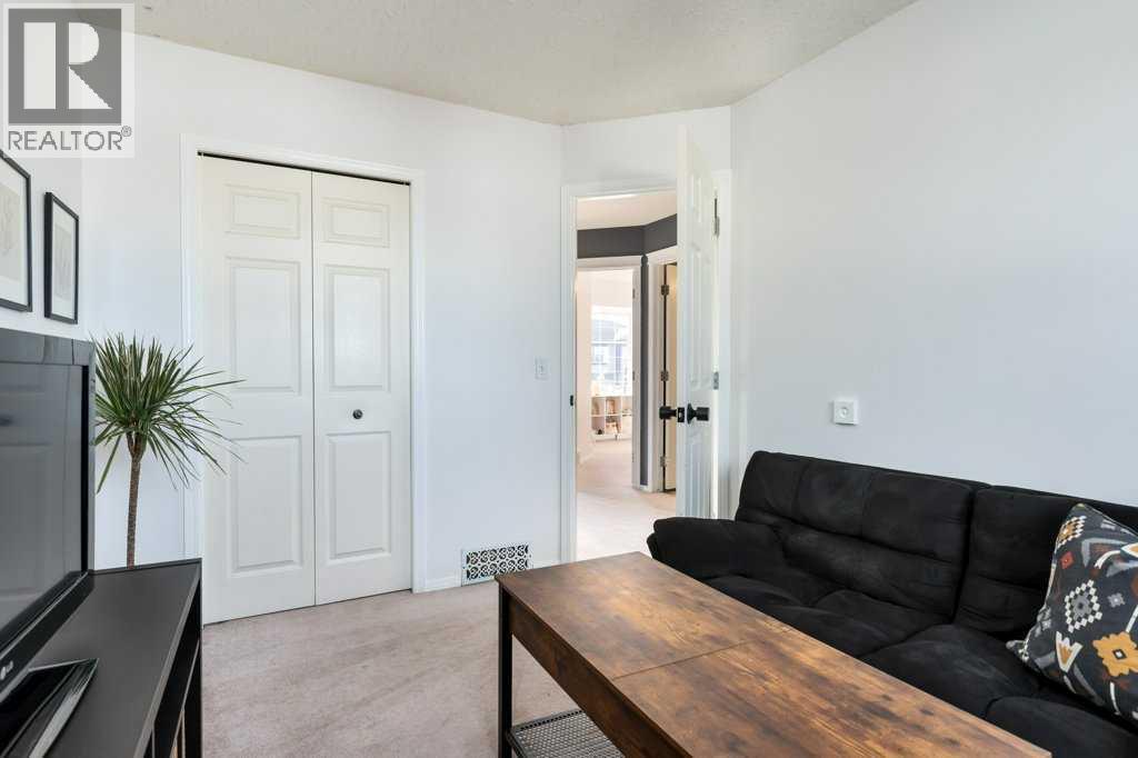 28 Everstone Way Sw, Calgary, AB