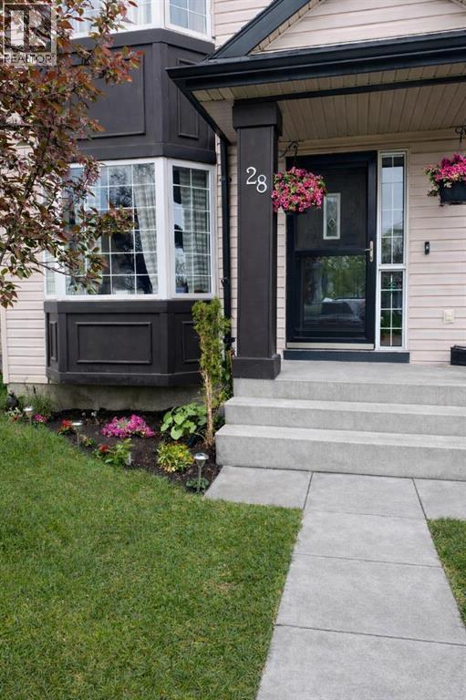 28 Everstone Way Sw, Calgary, AB