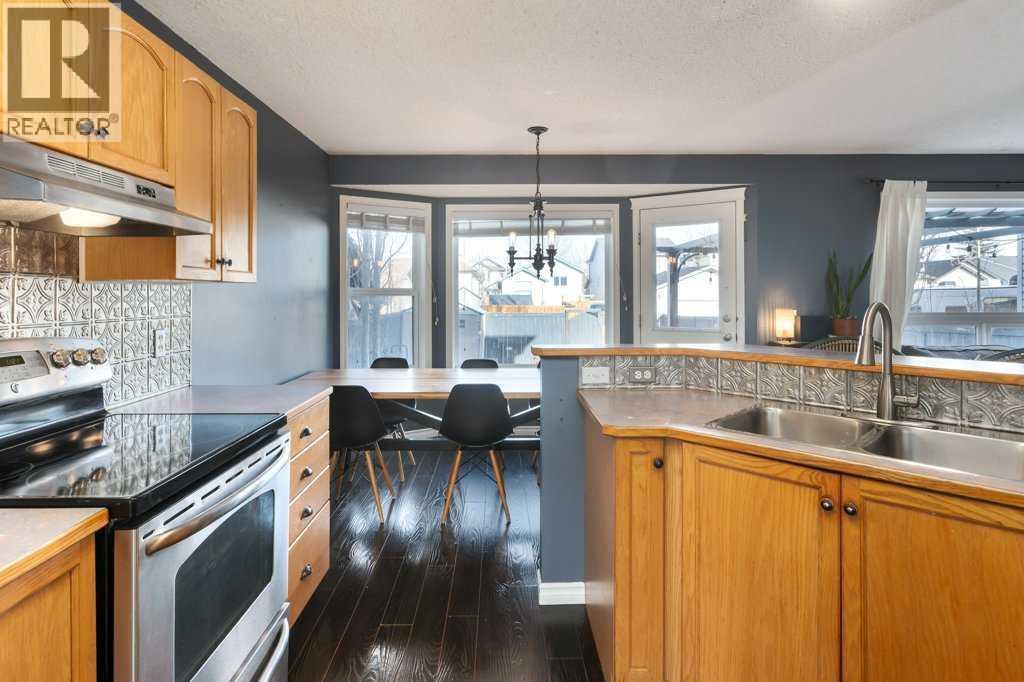 28 Everstone Way Sw, Calgary, AB