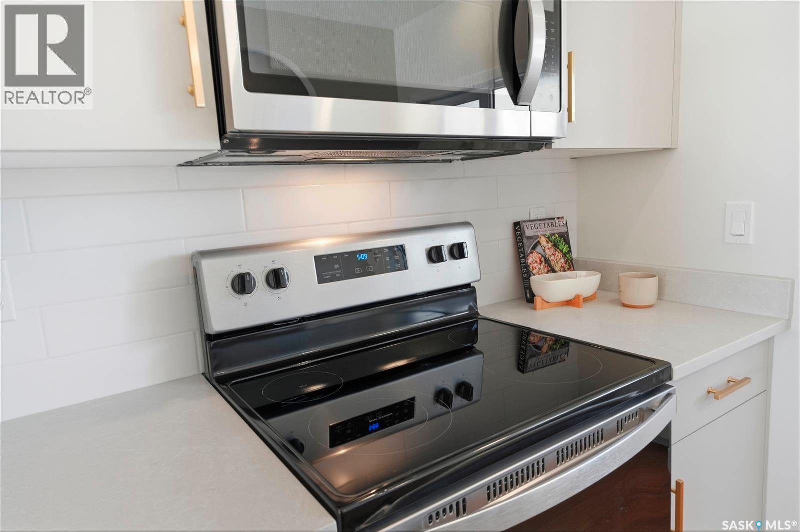 46 Taskamanwa Terrace, Saskatoon, SK - Indoor Photo Showing Kitchen