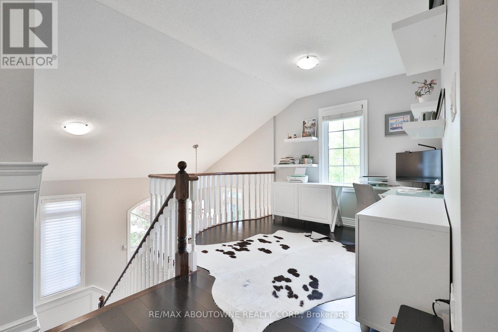 3262 Skipton Lane, Oakville, ON - Indoor Photo Showing Other Room