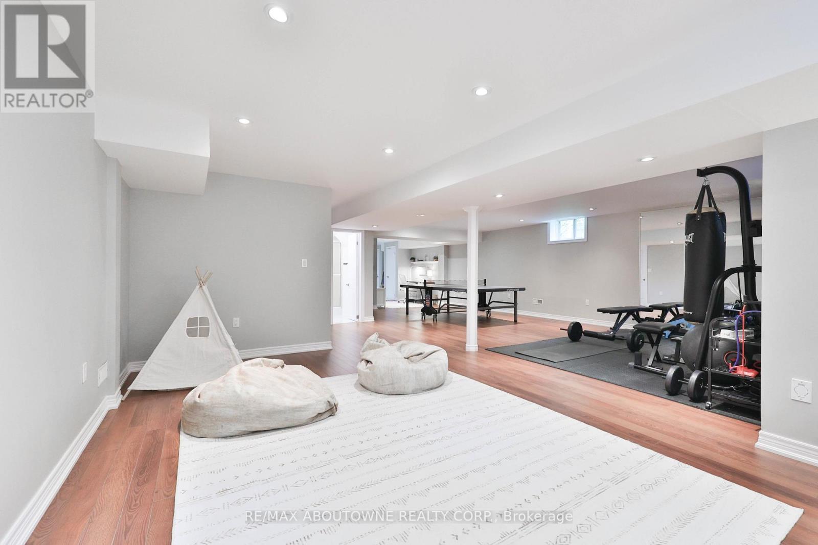 3262 Skipton Lane, Oakville, ON - Indoor Photo Showing Gym Room
