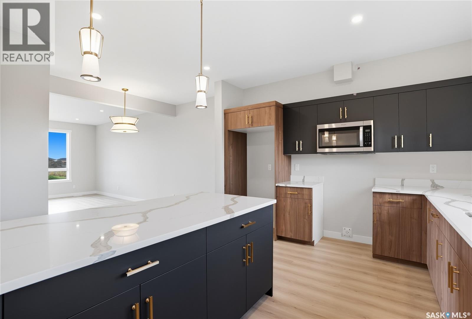 74 Taskamanwa Terrace, Saskatoon, SK - Indoor Photo Showing Kitchen