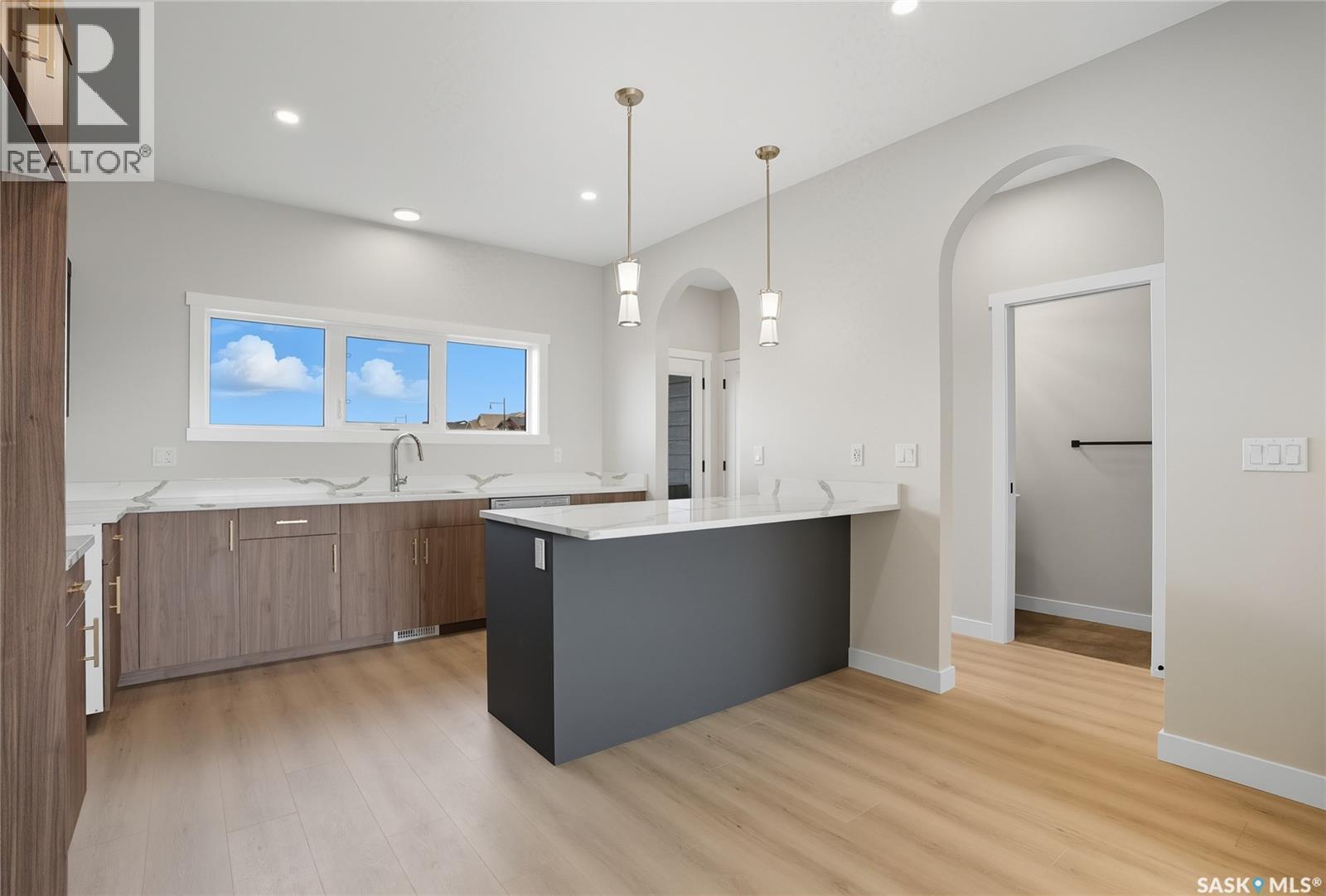 74 Taskamanwa Terrace, Saskatoon, SK - Indoor Photo Showing Kitchen With Upgraded Kitchen