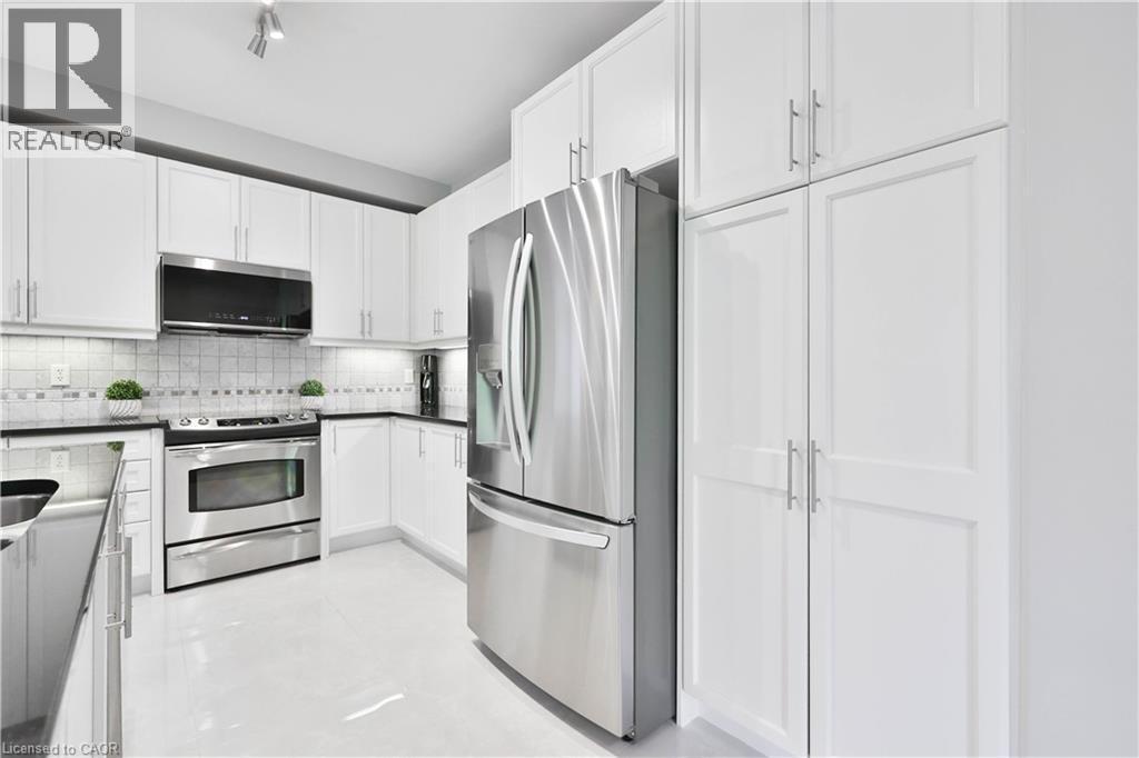 3262 Skipton Lane, Oakville, ON - Indoor Photo Showing Kitchen With Stainless Steel Kitchen