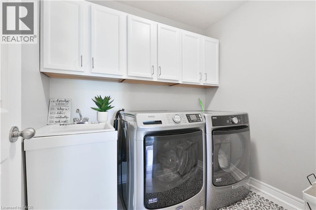 3262 Skipton Lane, Oakville, ON - Indoor Photo Showing Laundry Room
