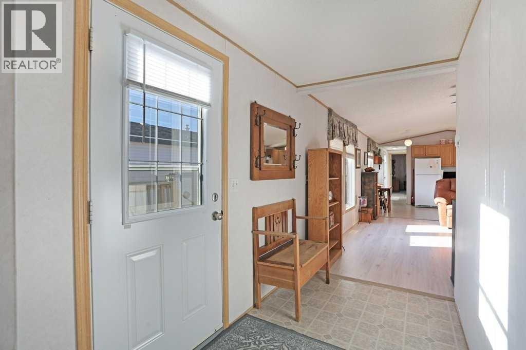 4 Meadowplace Green E, Brooks, AB