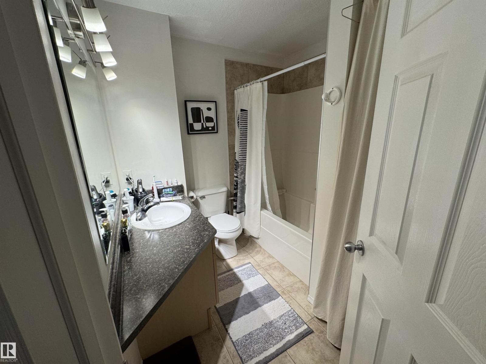 #208 178 Bridgeport Bv, Leduc, AB - Indoor Photo Showing Bathroom