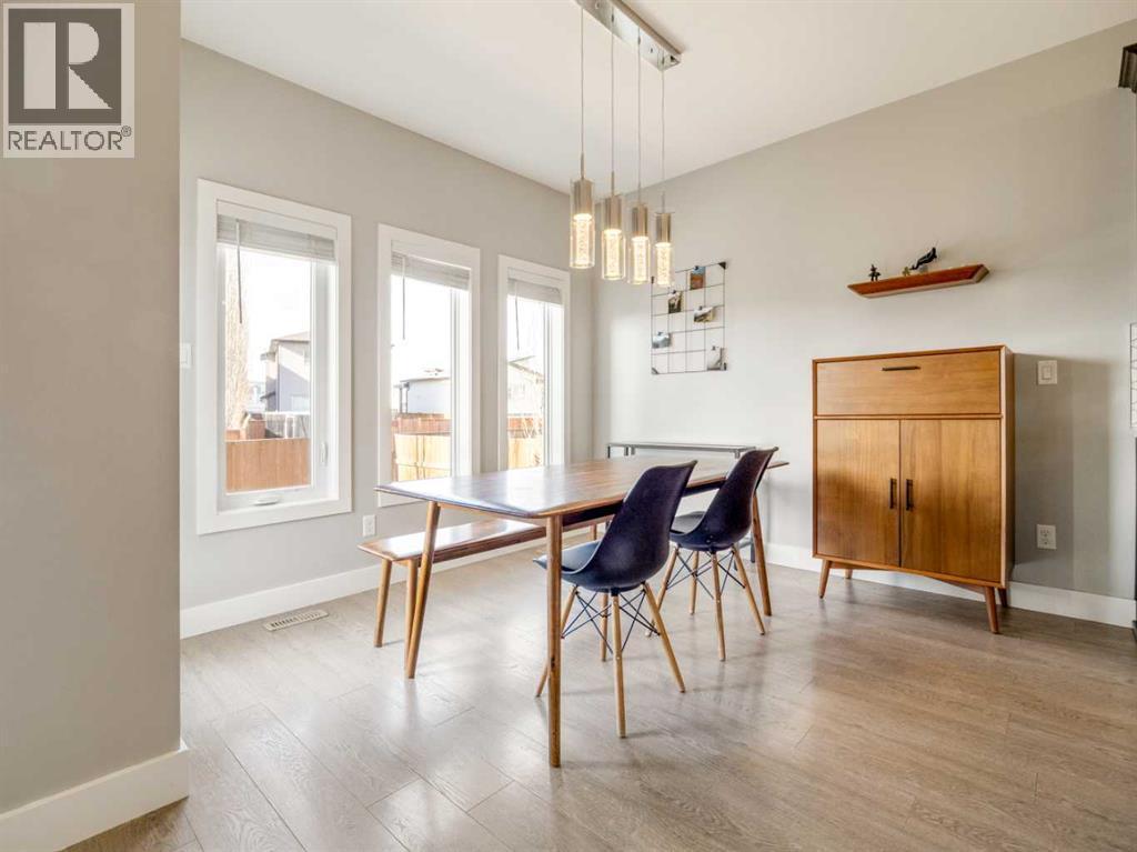 166 Crocus Terrace W, Lethbridge, AB - Indoor Photo Showing Dining Room