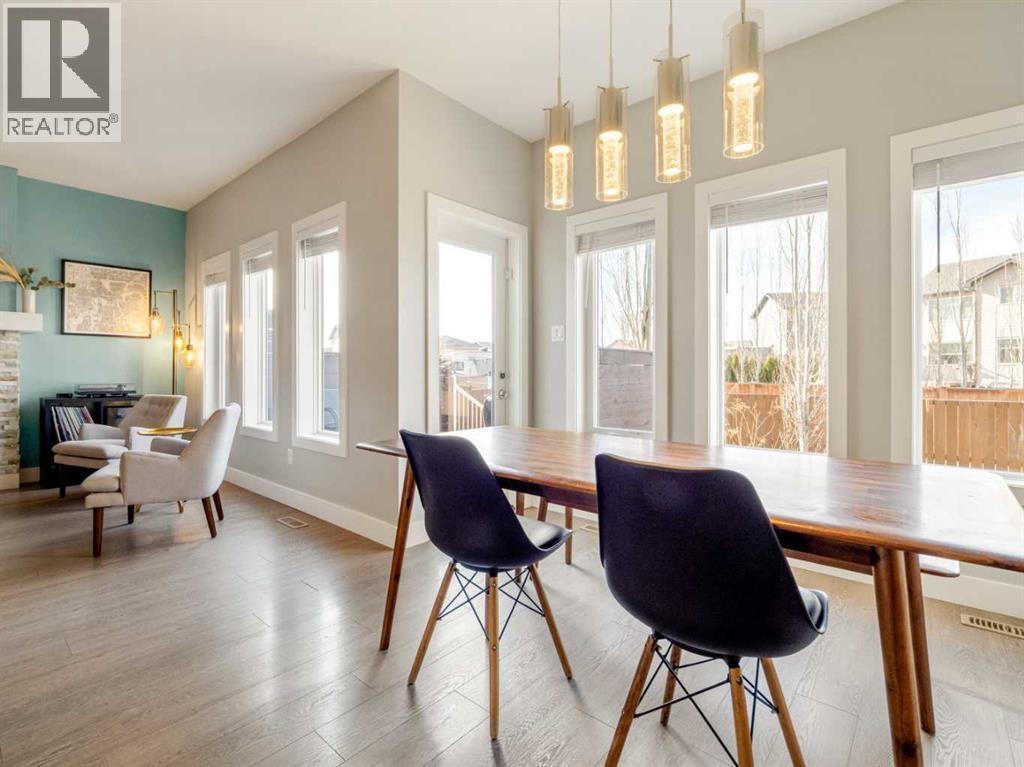 166 Crocus Terrace W, Lethbridge, AB - Indoor Photo Showing Dining Room