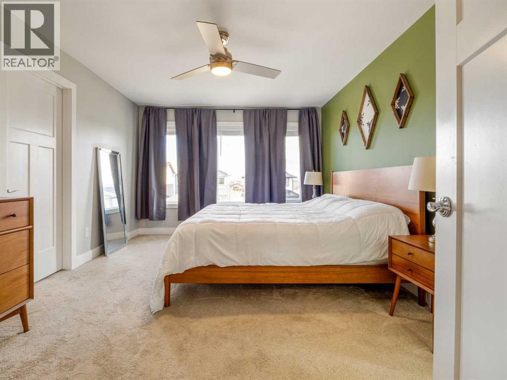 166 Crocus Terrace W, Lethbridge, AB - Indoor Photo Showing Bedroom