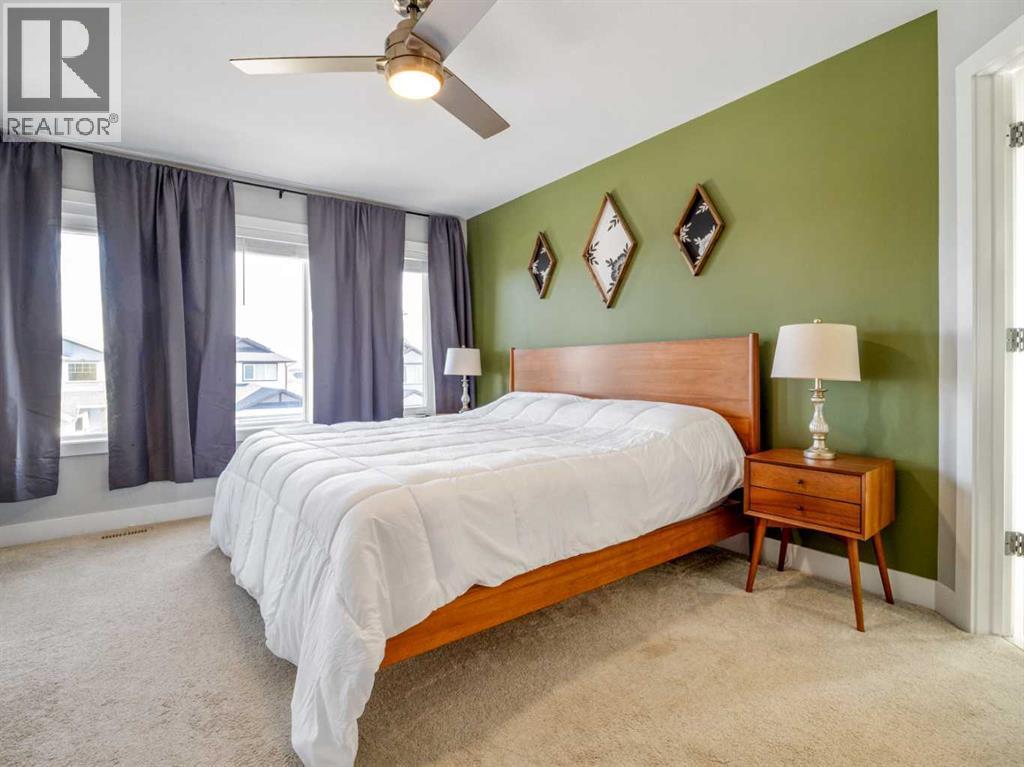 166 Crocus Terrace W, Lethbridge, AB - Indoor Photo Showing Bedroom