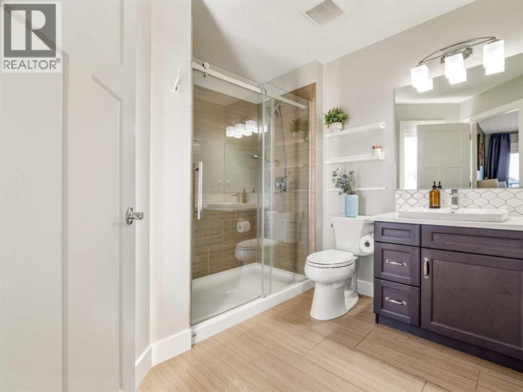 166 Crocus Terrace W, Lethbridge, AB - Indoor Photo Showing Bathroom