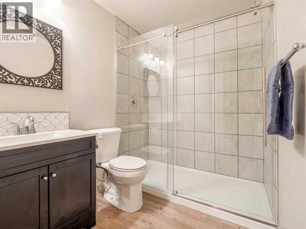 166 Crocus Terrace W, Lethbridge, AB - Indoor Photo Showing Bathroom