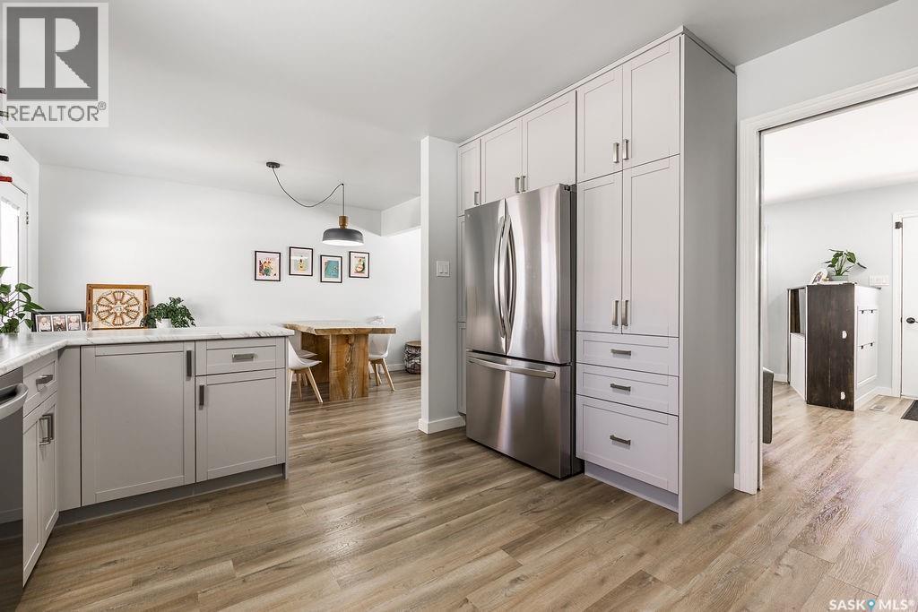 11 Schwager Crescent, Saskatoon, SK - Indoor Photo Showing Kitchen