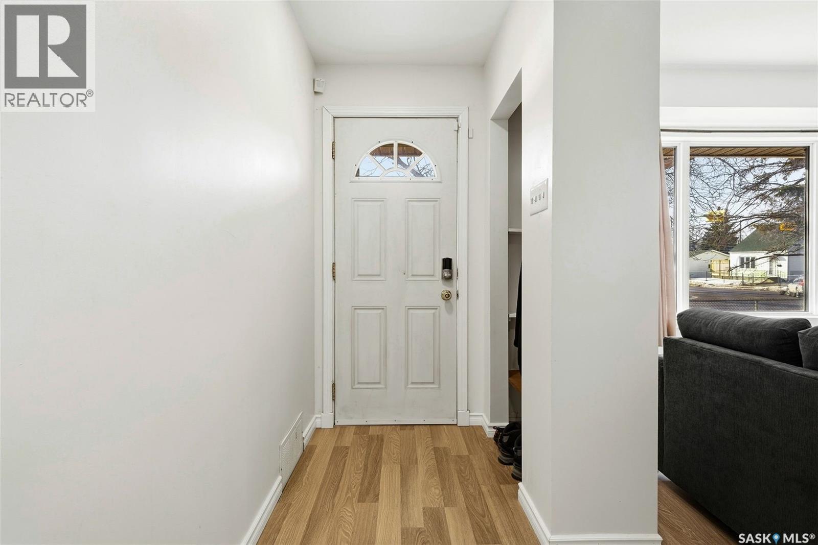 4124 4Th Avenue, Regina, SK - Indoor Photo Showing Other Room