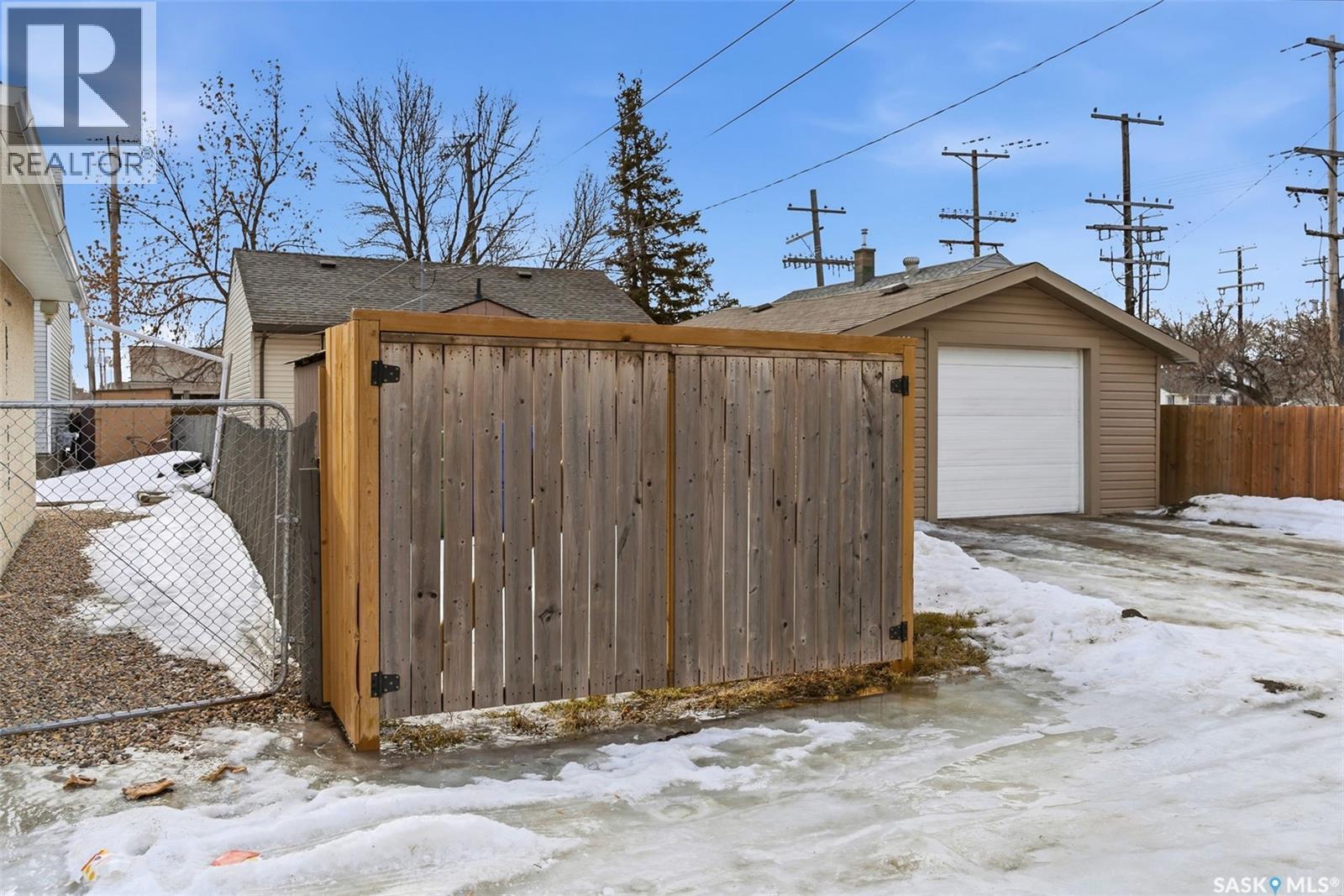 4124 4Th Avenue, Regina, SK - Outdoor With Exterior