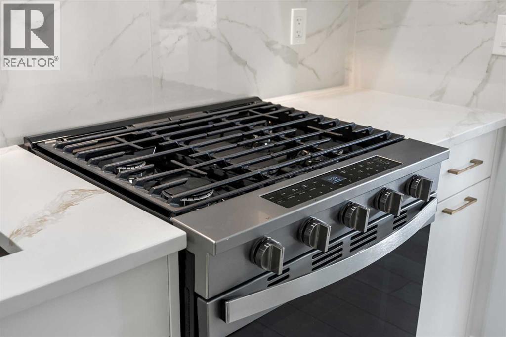 94 Cornerbrook Crescent Ne, Calgary, AB - Indoor Photo Showing Kitchen