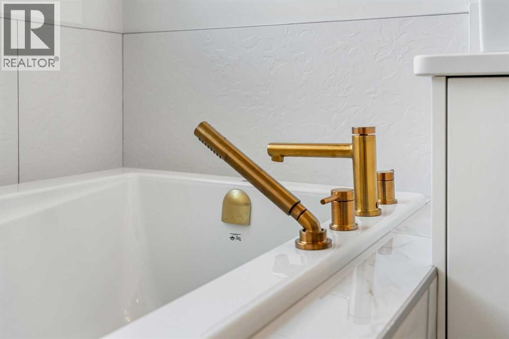 94 Cornerbrook Crescent Ne, Calgary, AB - Indoor