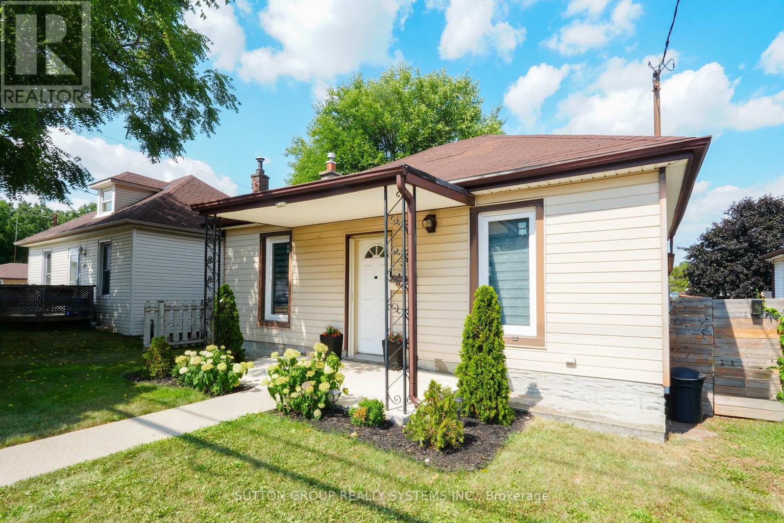 39 Norfolk Avenue, Cambridge, ON - Outdoor