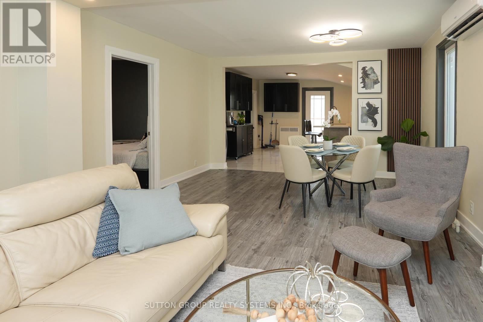 39 Norfolk Avenue, Cambridge, ON - Indoor