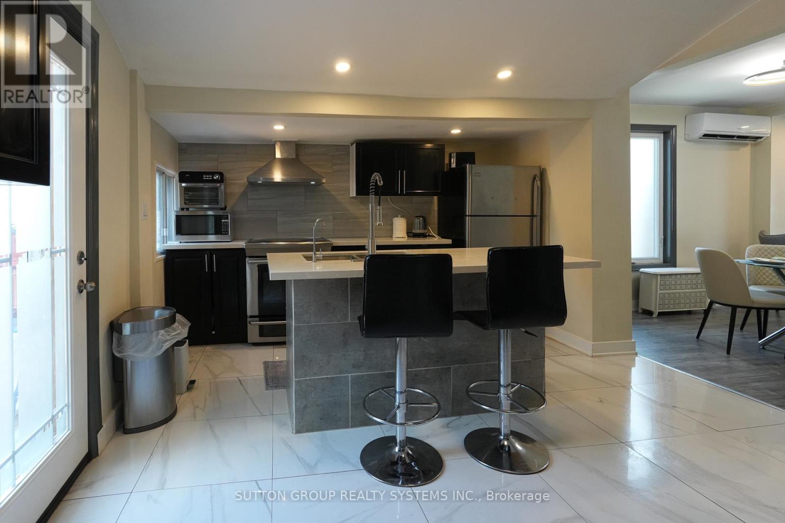 39 Norfolk Avenue, Cambridge, ON - Indoor