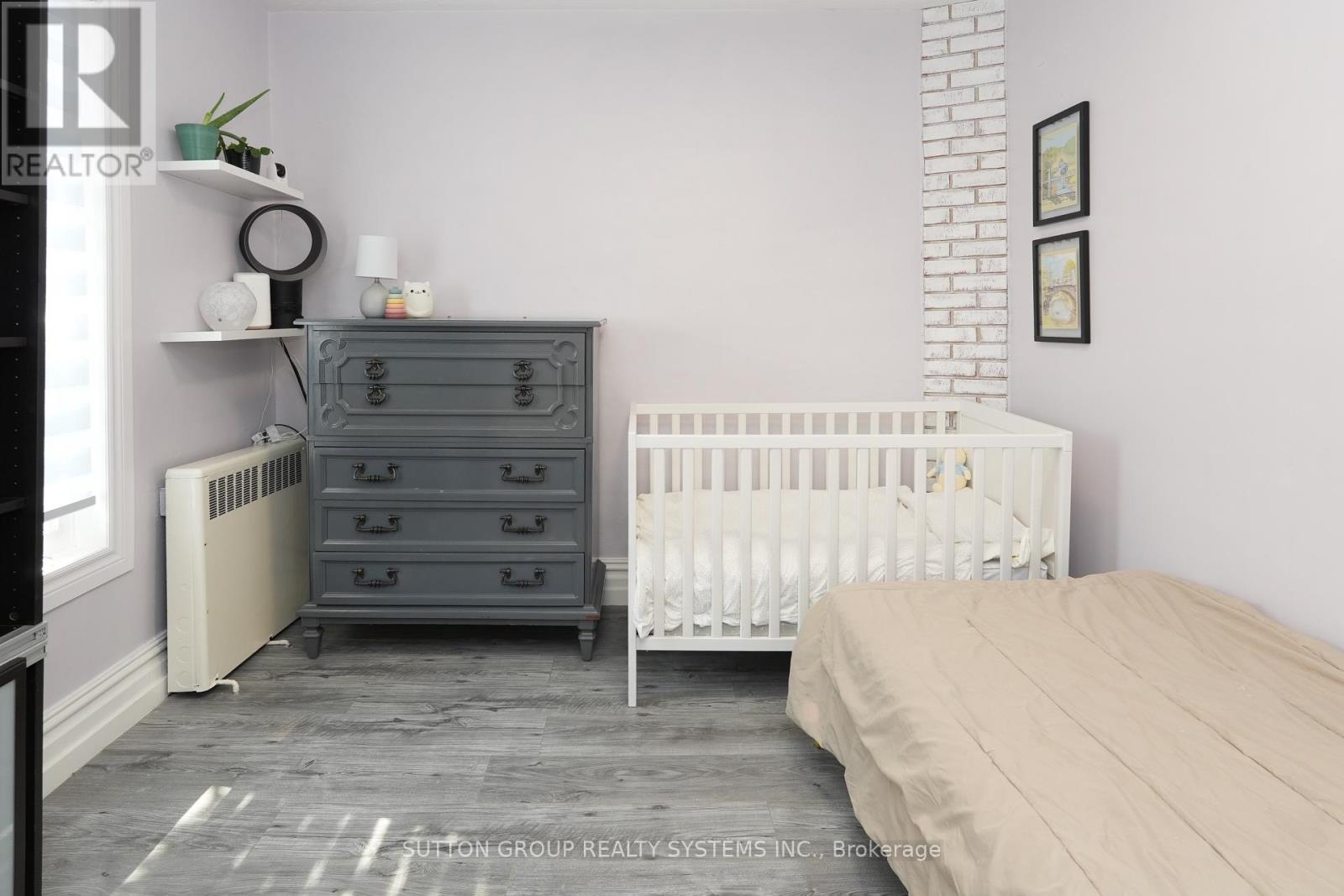 39 Norfolk Avenue, Cambridge, ON - Indoor Photo Showing Bedroom