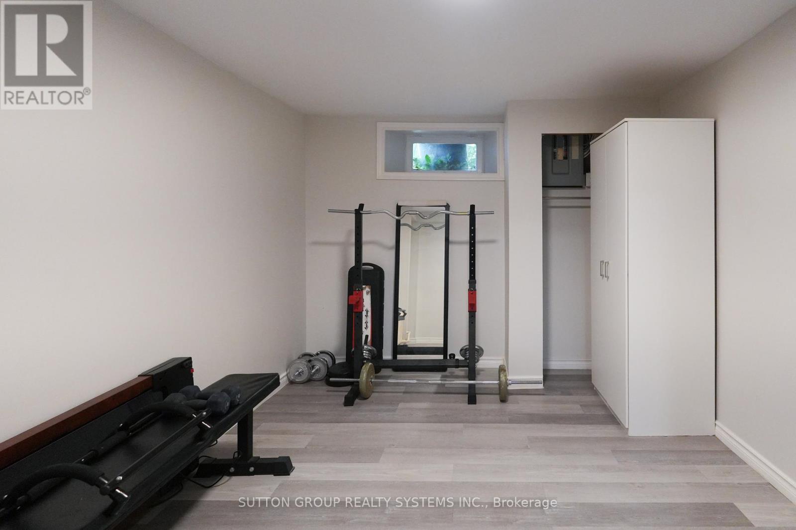 39 Norfolk Avenue, Cambridge, ON - Indoor