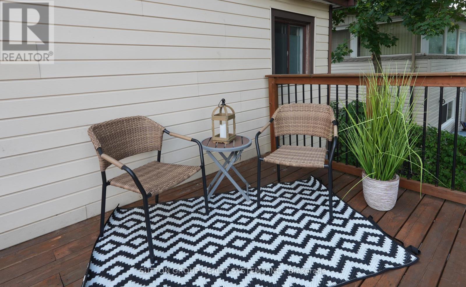 39 Norfolk Avenue, Cambridge, ON - Outdoor With Deck Patio Veranda With Exterior