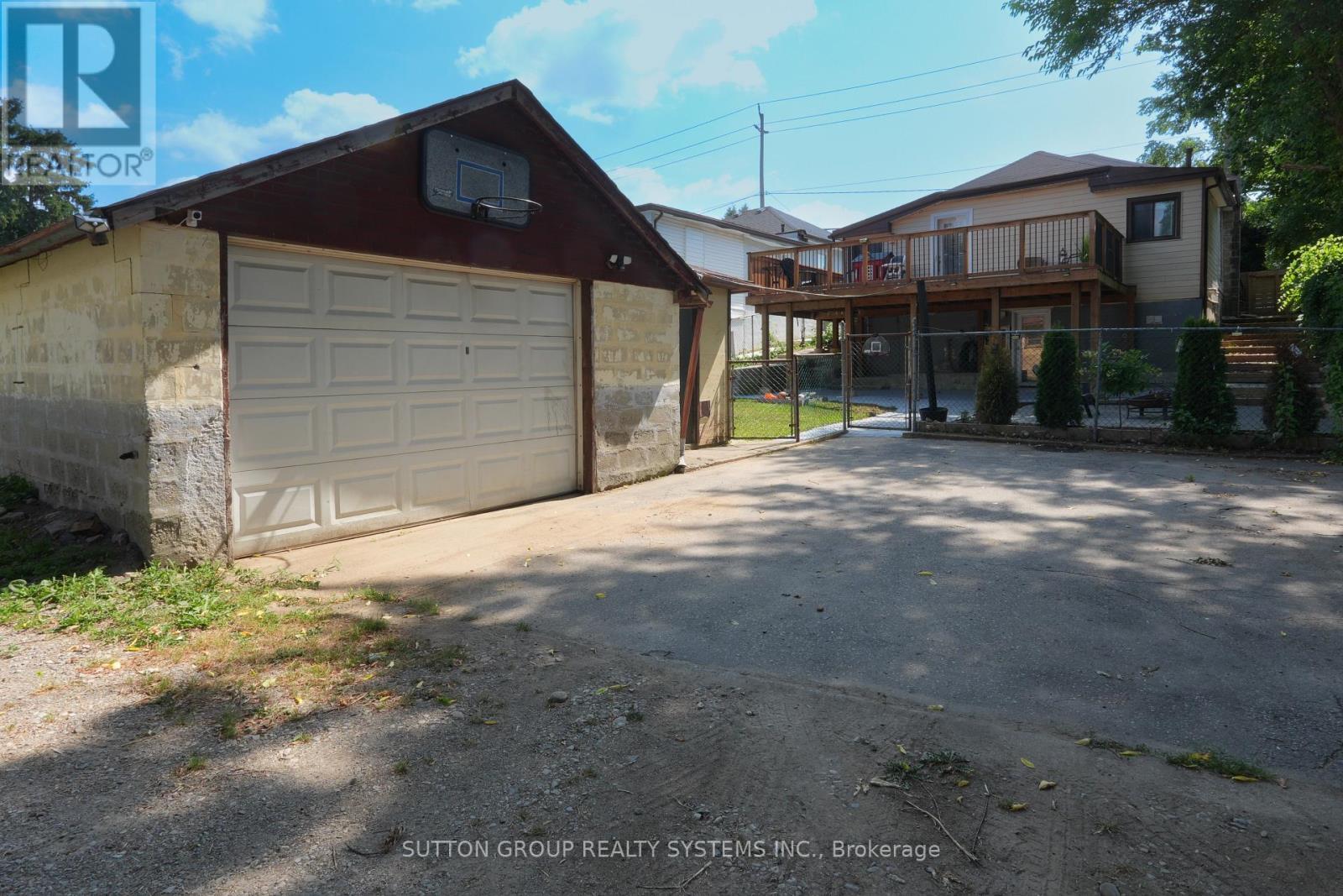 39 Norfolk Avenue, Cambridge, ON - Outdoor