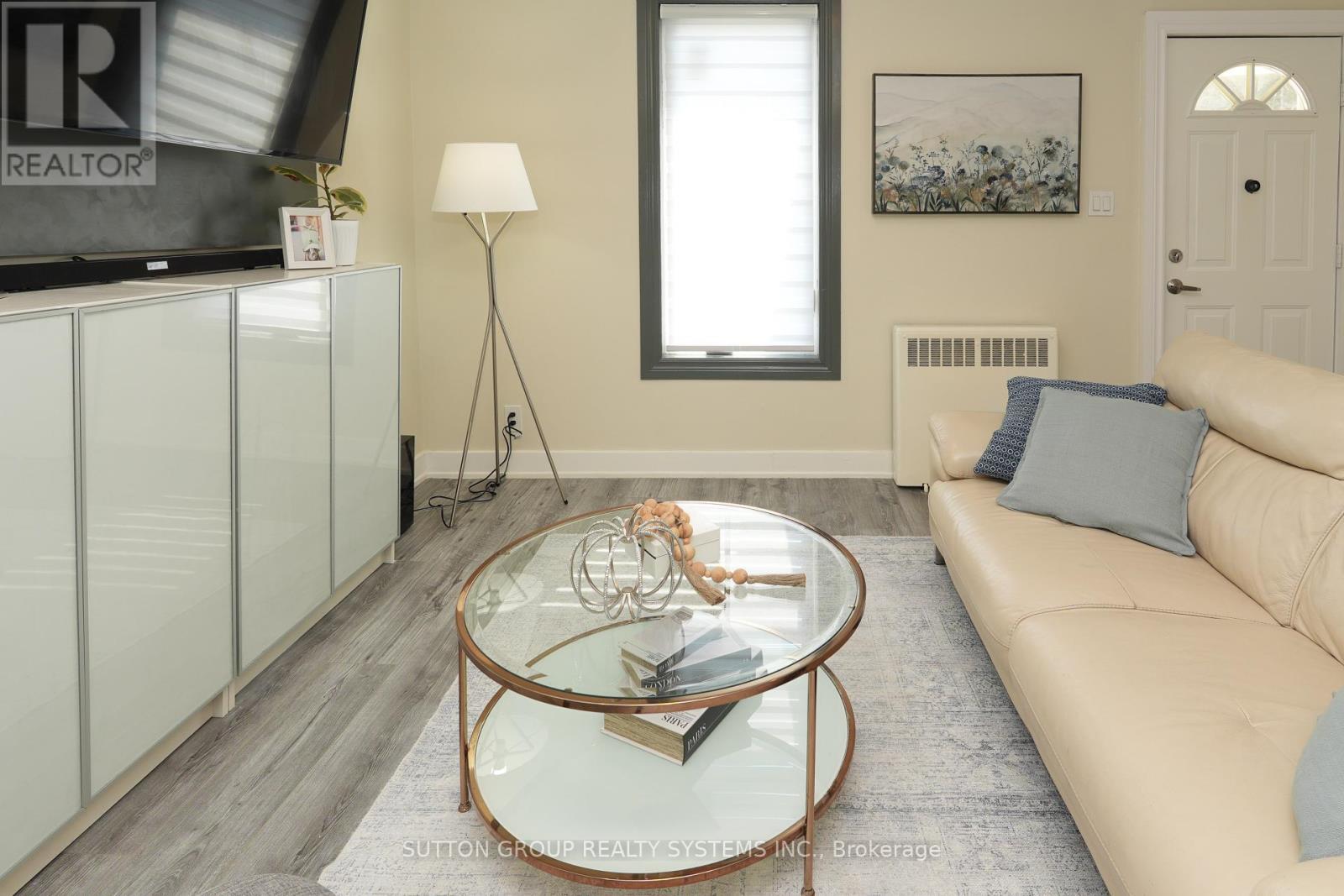 39 Norfolk Avenue, Cambridge, ON - Indoor